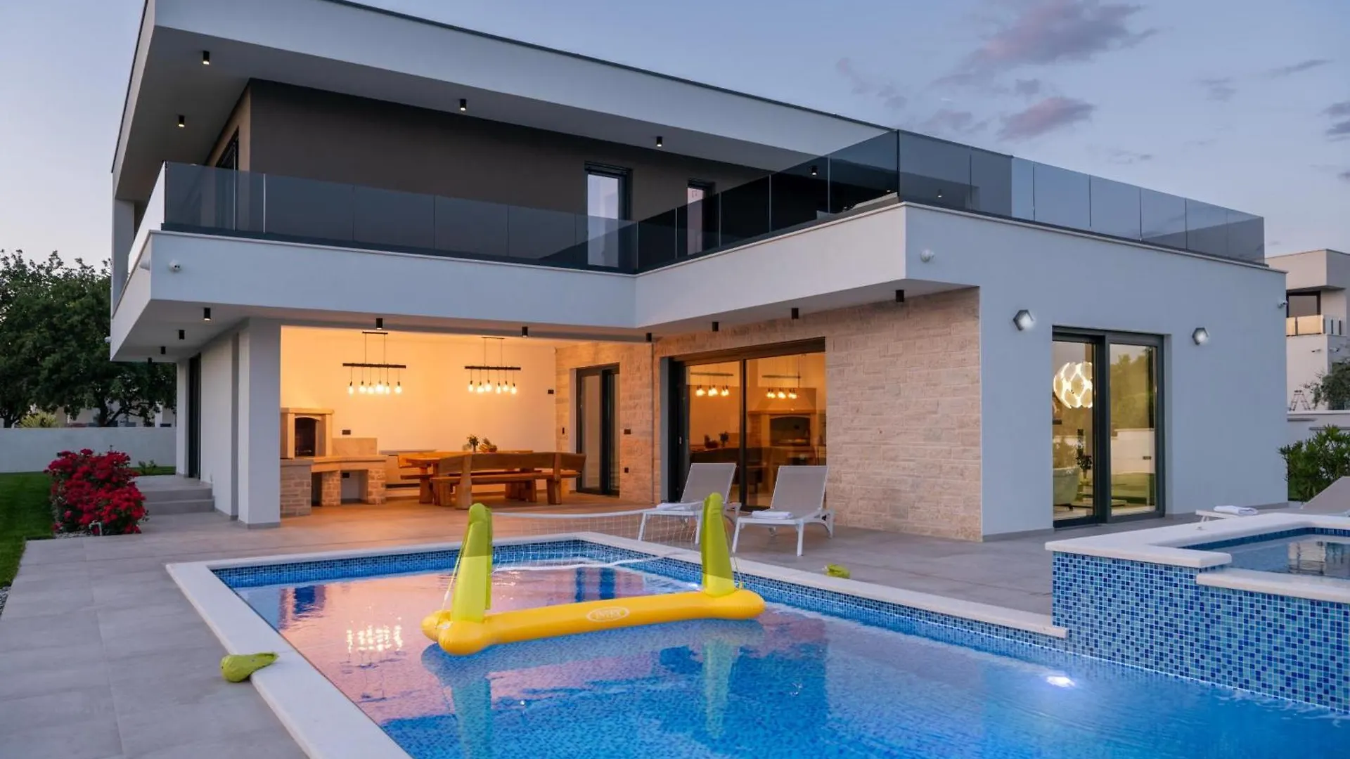 Villa Maem Jursici 0*,